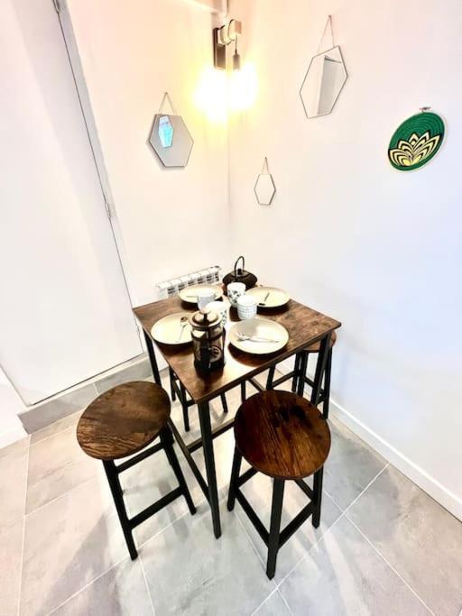 Jolie Mini Maison Lovely Tiny House Vitry-sur-Seine Kültér fotó